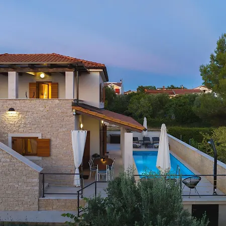Casa Mare Istria, With Private Pool, Near The Beach, With The Sea View! Villa