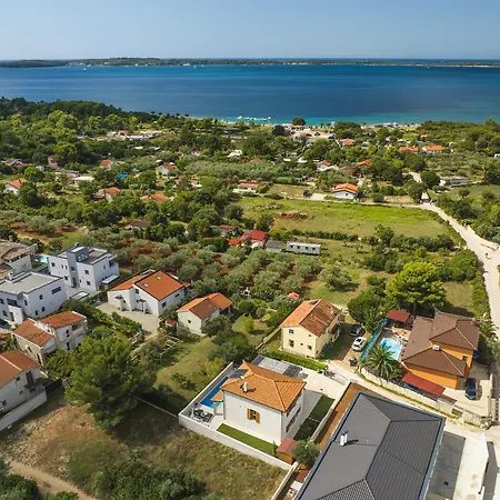 Casa Mare Istria, With Private Pool, Near The Beach, With The Sea View! Peroj